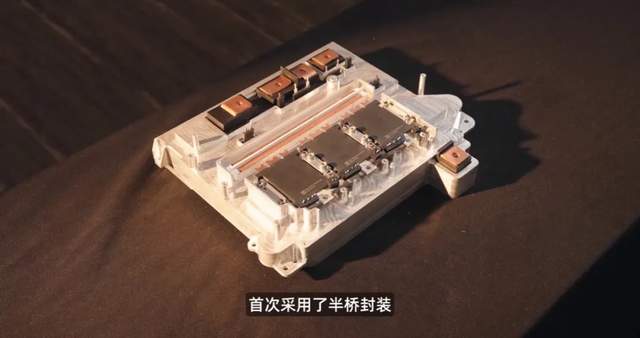 比亚迪首拆3万转电机配合千伏高压与兆瓦闪充技术有何神奇？(图11)