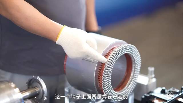 比亚迪首拆3万转电机配合千伏高压与兆瓦闪充技术有何神奇？(图9)