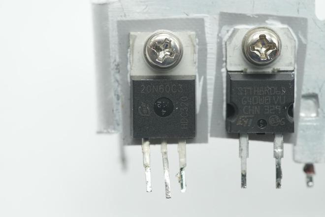 PFC+LLC架构设计软银ALDEBARAN机器人锂离子电池充电器拆解(图2)