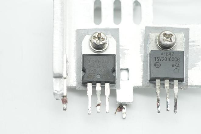 PFC+LLC架构设计软银ALDEBARAN机器人锂离子电池充电器拆解(图5)