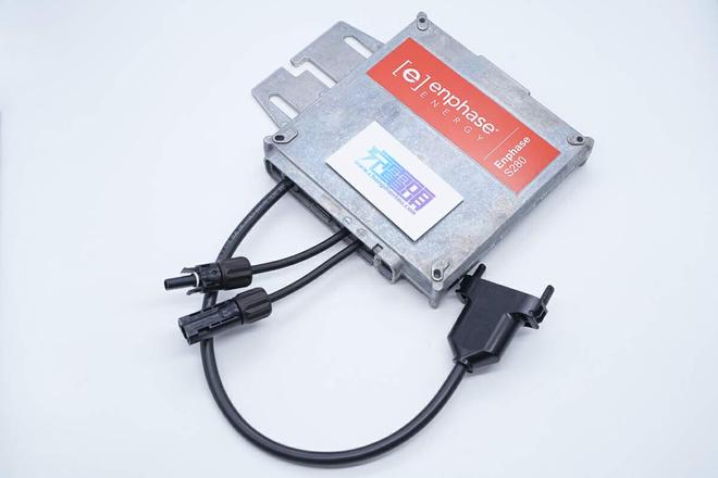 支持60片光伏组件ENPHASEENERGYS280光伏并网微型逆变器拆解