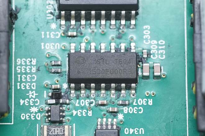 支持60片光伏组件ENPHASEENERGYS280光伏并网微型逆变器拆解(图7)