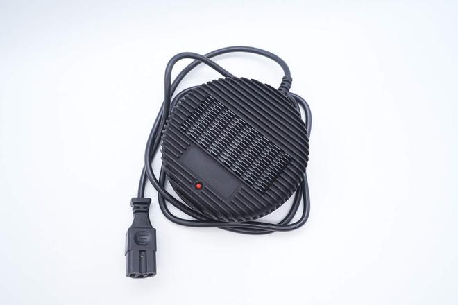 支持24-48V电池充电旋依科技T300大功率氮化镓无线充电方案解析(图3)