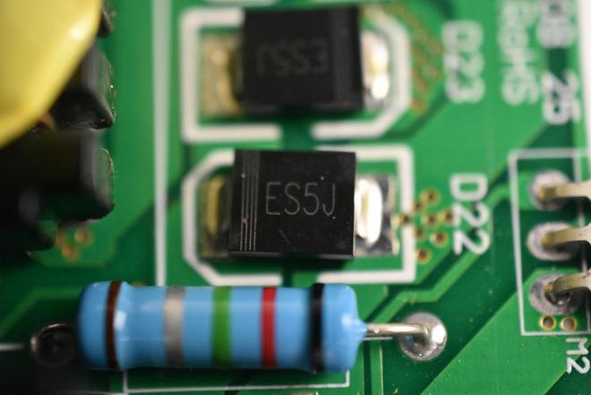 拆解大功率逆变器!内部电路结构长啥样？(图11)